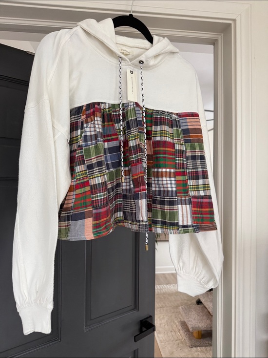 Pilcro Sweaters - Pilcro Cropped White Hoodie with some fall flare.  It’s perfect NWT